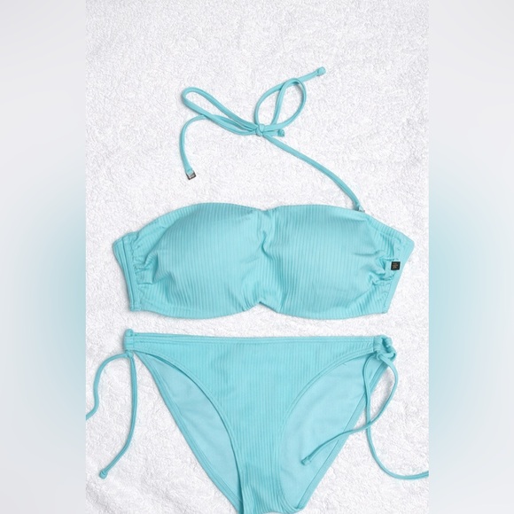 La Vie En Rose Other - •	La Vie en Rose Aqua Textured Bandeau Bikini Set – Size L Top / M Bottom
